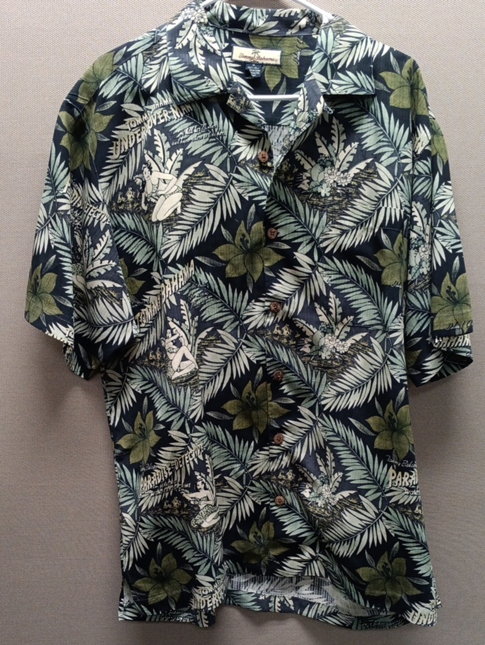 Tommy Bahama Navy & Green Tropical Leaf Camp Shirt with Ivory Accents 100 % Silk